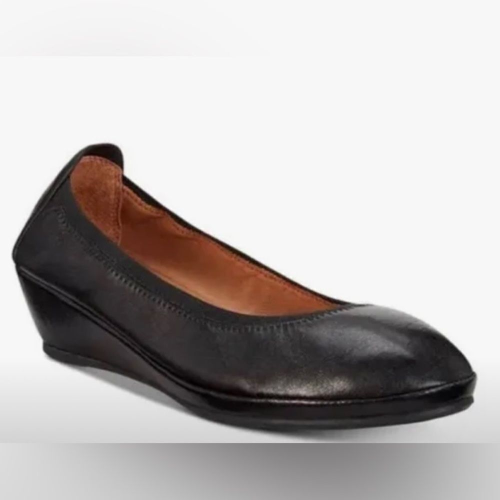 Gentle Souls Natalie by Kenneth Cole Black Leather wedge flat Shoes size 9 1/2.